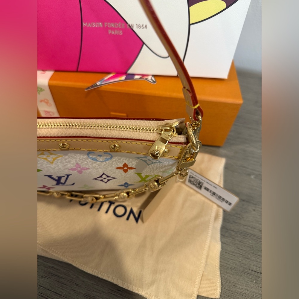**SOLD** Louis Vuitton X Murakami 2025 Multicolor Pochette Accessories Bag- NWT - Picture 4 of 8